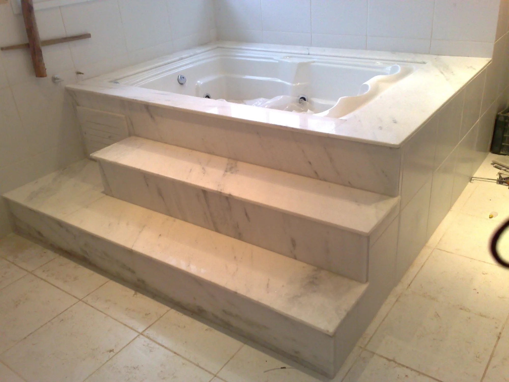 Banheira em Mármore Branco